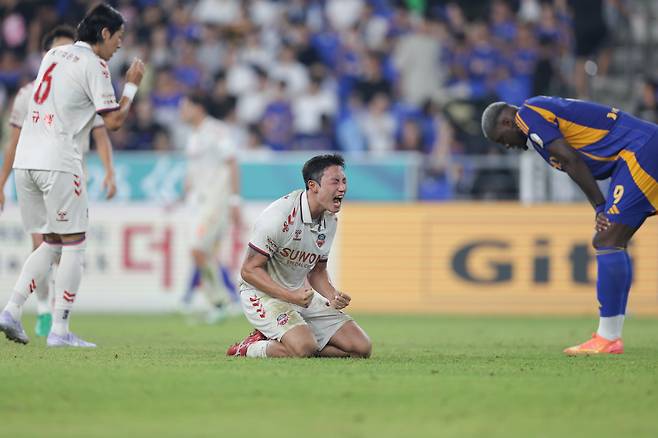 울산문수축구경기장/ K리그1/ 울산HDFC vs 수원FC/ 수원 이지솔/ 경기 종료/ 승리/ 포효/ 기쁨/ 사진 김정수