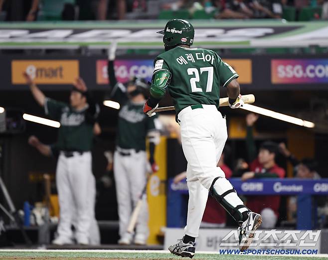 15일 인천 SSG랜더스필드에서 LG-SSG전. 7회말 2사에서 솔로포를 터트린 에레디아. 인천=정재근 기자 cjg@sportschosun.com/2025.8.15/