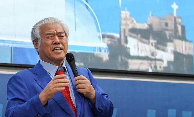 13일 서울 성북구 사랑제일교회에서 전광훈 목사가 8.15, 8.16 집회 관련 긴급기자회견을 하고 있다. 연합뉴스