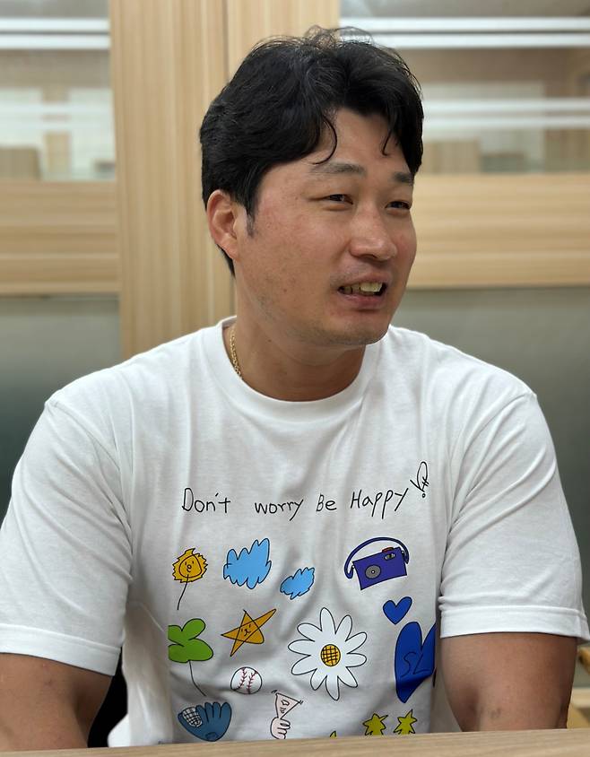 오승환이 지난 12일 대구 KIA전에 앞서 인터뷰를 하고 있다. 대구=이형석 기자&nbsp;