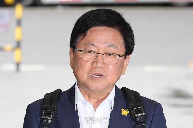 최교진 사회부총리 겸 교육부 장관 후보자가 지난 14일 인사청문회 준비 사무실이 마련된 서울 영등포구 여의도 한국교육시설안전원으로 출근하며 지명 소감을 밝히고 있다. 성동훈 기자