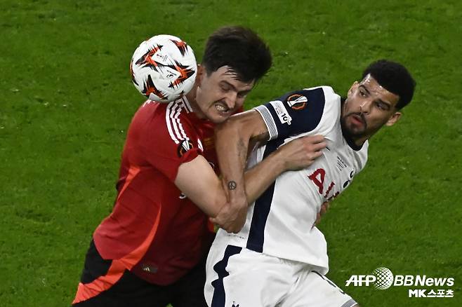 맨체스터 유나이티드 수비수 해리 매과이어(사진 왼쪽). 사진=AFPBBNews=News1