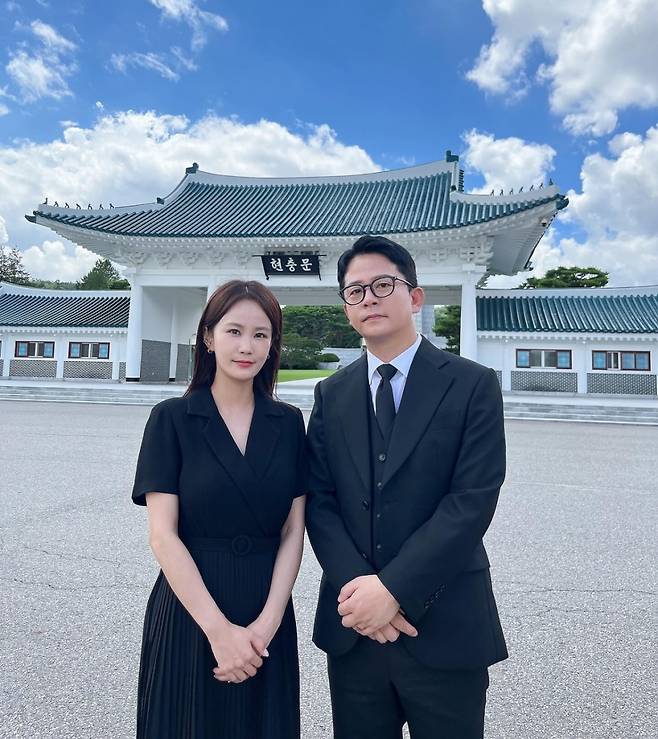 국립현충원을 찾은 김지민, 김준호 부부