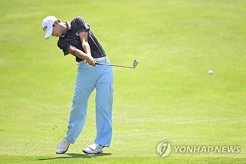 박성현의 아이언 샷. [AFP/게티이미지=연합뉴스]