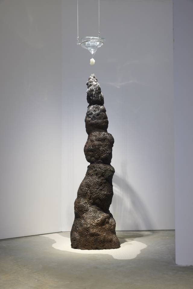 위켄드랩, 토템 Totem, 혼합매체. 경남도립미술관 제공