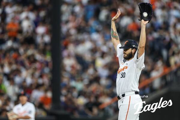 15연승을 달성한 폰세(사진=한화)