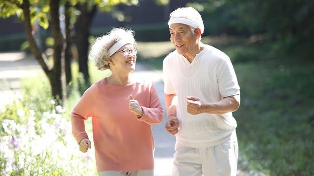 여름철에는 높은 기온과 탈수로 인해 심혈관 건강에 부담이 커지기 때문에 운동 시 주의가 필요하다 ｜출처: 클립아트코리아