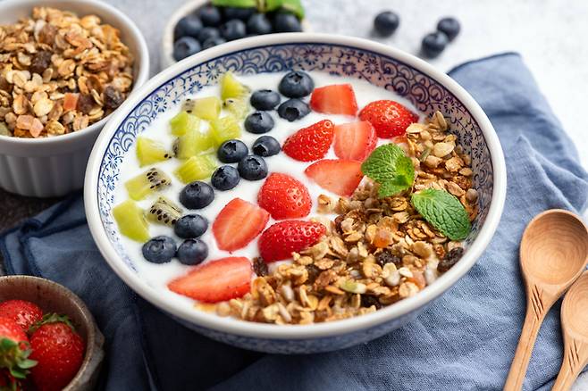 콜레스테롤 수치를 단 10일 만에 낮출 수 있는 식이 요법이 제시됐다. 핵심은 '지방을 줄이는 것'이 아니라 '올바른 지방으로 대체하는 것'이다.[사진=게티이미지뱅크]