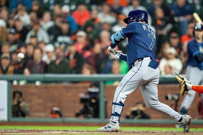 김하성이 4회초 내야안타를 치고 있다. Imagn Images연합뉴스