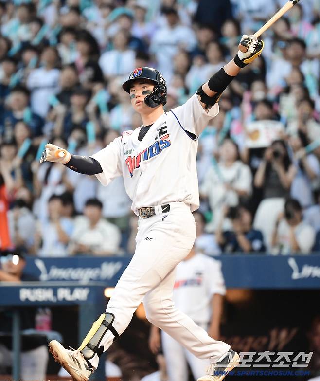 15일 창원NC파크에서 열린 NC와 한화의 경기. 타격하고 있는 NC 김주원. 창원=송정헌 기자songs@sportschosun.com/2025.08.15/