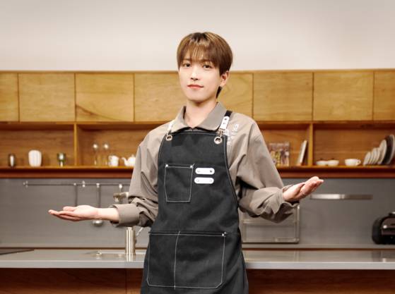 에이티즈의 캡틴 홍중, 그는 "에이티즈가 끝까지 기대를 모으는 팀이길 바란다"고 전했다. 사진 HOGER