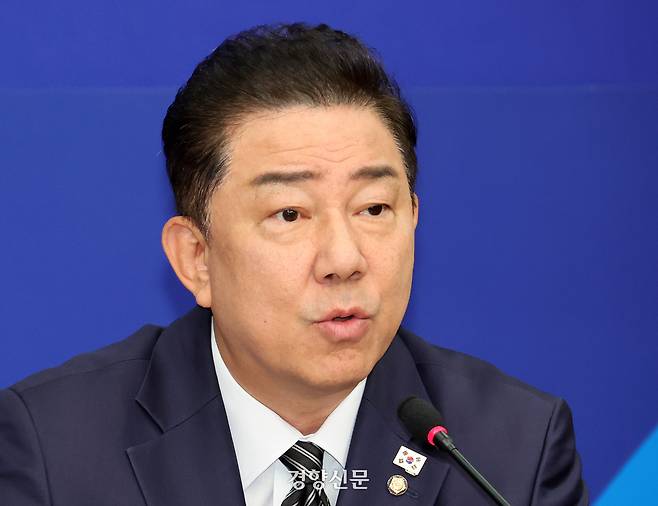 김병기 더불어민주당 원내대표가 지난 13일 국회에서 열린 최고위원회의에서 발언하고 있다. 박민규 선임기자