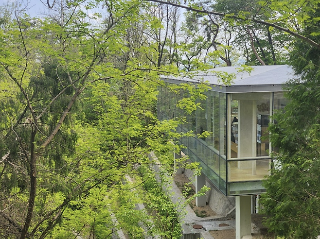 Inwangsan Forest Rest Area (@Ryeezzi)