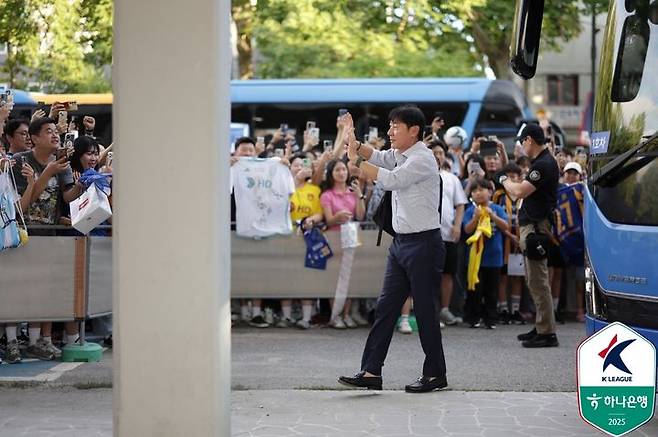 [서울=뉴시스] 프로축구 K리그1 울산 HD의 신태용 감독. (사진=한국프로축구연맹 제공) *재판매 및 DB 금지