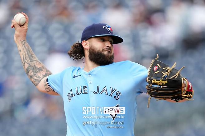 ▲ 기대 이하의 경기력을 보이며 잔여 시즌 활용 방안이 불투명해진 알렉 마노아