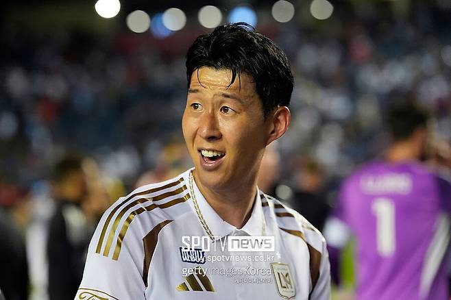 ▲ 손흥민의 압도적인 인기가 미국을 뒤흔들고 있다. MLS 이적 후 단 며칠 만에 유니폼 판매량이 전 세계 유니폼 판매 1위에 오르며 ‘슈퍼스타’ 인지도를 입증하고 있다. 벌써 수요를 공급이 따라가지 못할 정도다.