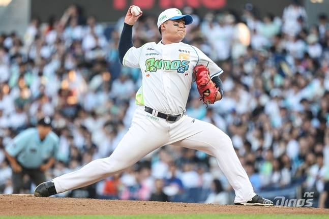 NC 신민혁이 16일 창원 한화전에서 역투하고 있다. /사진=NC 다이노스 제공