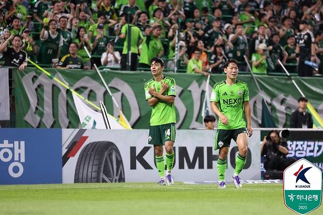 골 넣고 기뻐하는 전진우 [한국프로축구연맹 제공. 재판매 및 DB 금지]