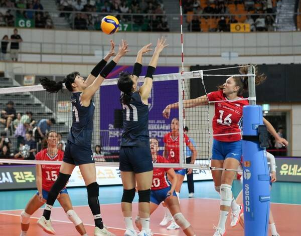 17일 경남 진주의 진주실내체육관에서 열린 '2025 코리아인비테이셔널 진주 국제여자배구대회' 최종 5차전 체코전 경기 모습. /사진=대한배구협회