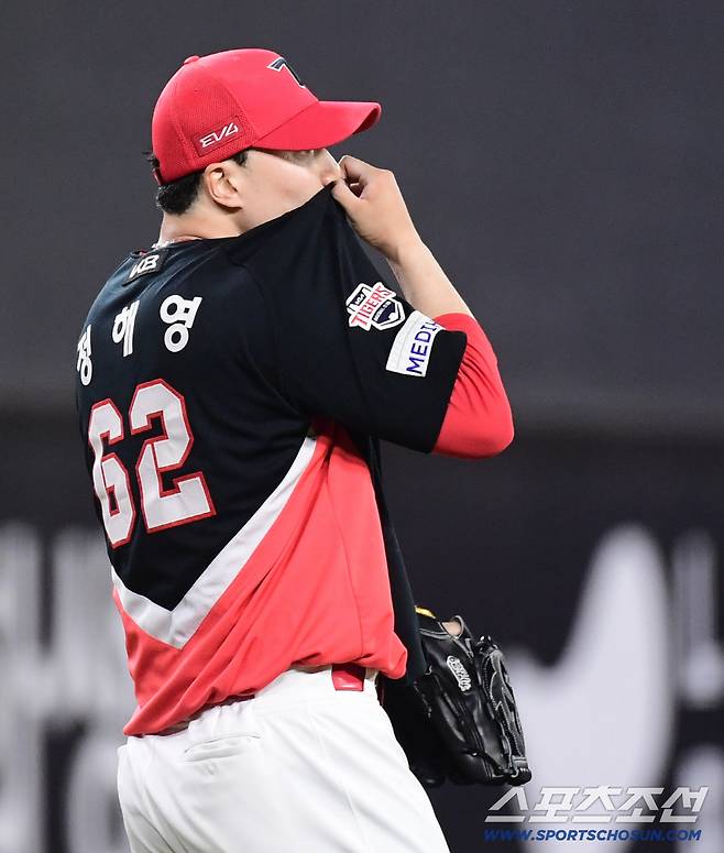 10일 대전 한화생명 볼파크에서 열린 한화와 KIA의 경기. 9회말 1사 만루 위기를 허용하는 KIA 정해영. 대전=송정헌 기자songs@sportschosun.com/2025.07.10/