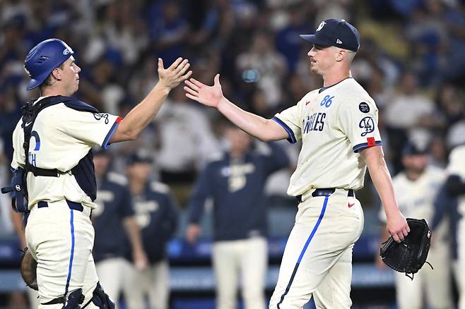 LA 다저스 포수 윌 스미스(왼쪽). AP연합뉴스