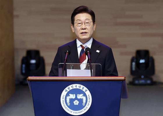 President Lee Jae Myung delivers a speech marking the 80th anniversary of Liberation Day during a ceremony held at the Sejong Center for Performing Arts in central Seoul on Aug. 15. [JOINT PRESS CORPS]