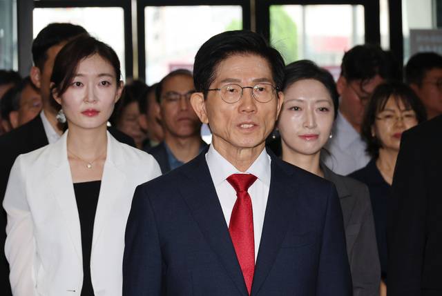 국민의힘 김문수 당 대표 후보가 15일 서울 여의도 중앙당사에서 광복 80주년 기념행사를 열고 기념사를 하고 있다. 연합뉴스