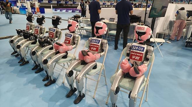 (베이징=뉴스1) 정은지 특파원 = 15일 중국 베이징에서 열린 세계 휴머노이드 로봇 운동회가 열렸다.  Copyright (C) 뉴스1