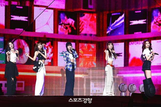 그룹 르세라핌. 쏘스뮤직 제공