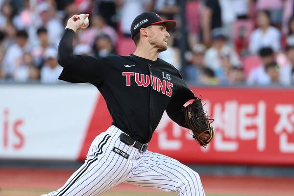 &nbsp;톨허스트의 12일 KT전 투구 모습. (사진=LG 트윈스)