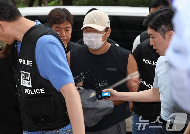 부모와 형 등 자신의 가족 3명을 살해한 30대 남성 A씨.2025.7.13/뉴스1 ⓒ News1 구윤성 기자