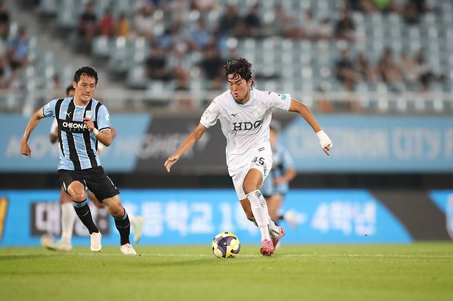 천안종합운동장/ K리그2/ 천안시티FC vs 부산아이파크/ 부산 백가온/ 사진 하서영