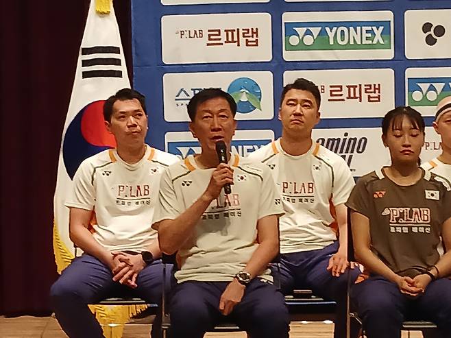 18일 진천선수촌에서 열린 세계선수권 미디어데이에서 각오를 밝히고 있는 박주봉 감독. 진천=최만식 기자