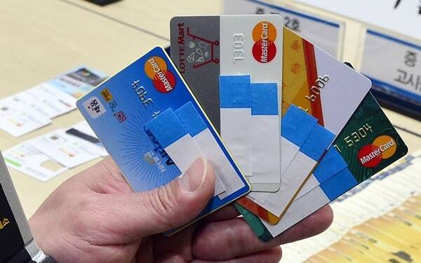 신용카드사가 연체율 급증을 우려하면서 BNPL(선구매 후지불) 활성화에 소극적인 태도를 보이고 있다. /뉴시스