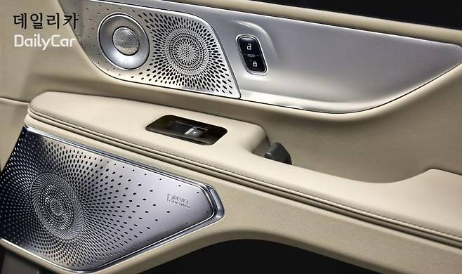 링컨 노틸러스 (레벨 울티마(Revel® Ultima) 3D 오디오 시스템)