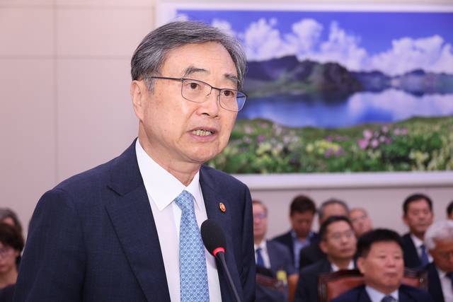 조현 외교부 장관이 18일 국회에서 열린 외교통일위원회 전체회의에서 2024 회계연도 결산 관련 제안 설명을 하고 있다. [연합뉴스]