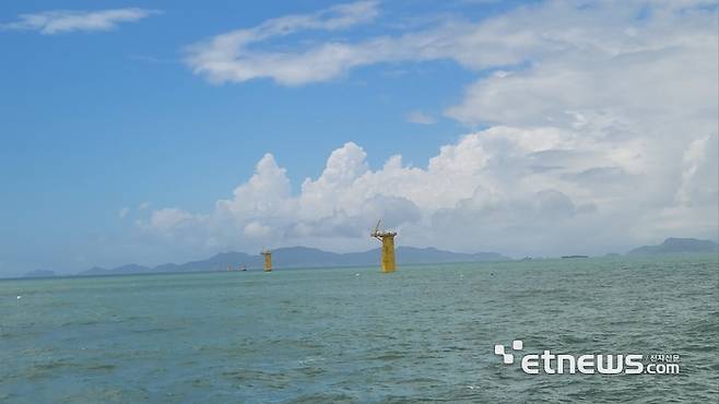 낙월해상풍력단지에 설치된 하부 구조물.