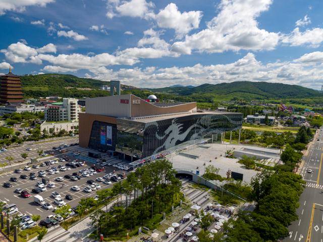 오는 10월 말 경북 경주시에서 개최되는 아시아태평양 경제협력체(APEC) 정상회의 주무대가 될 경주화백컨벤션센터 전경. 경주시 제공