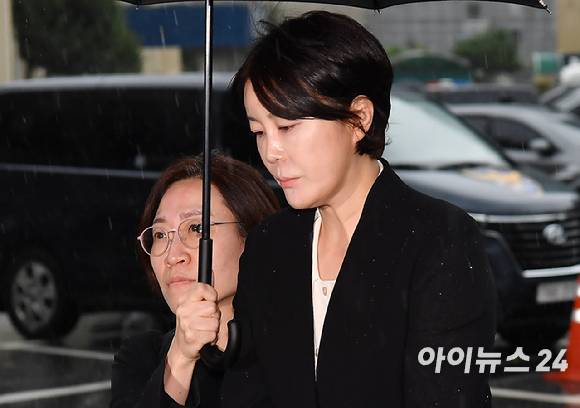 음주사고를 일으킨 문재인 전 대통령의 딸 문다혜 씨가 지난해 10월 18일 오후 서울 용산구 용산경찰서에 출석을 하고 있다. [사진=곽영래 기자]