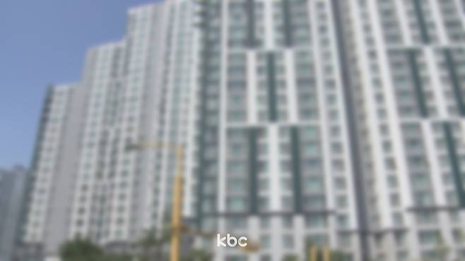 ▲택배기사에 통행료 부과한 전남 순천의 한 아파트