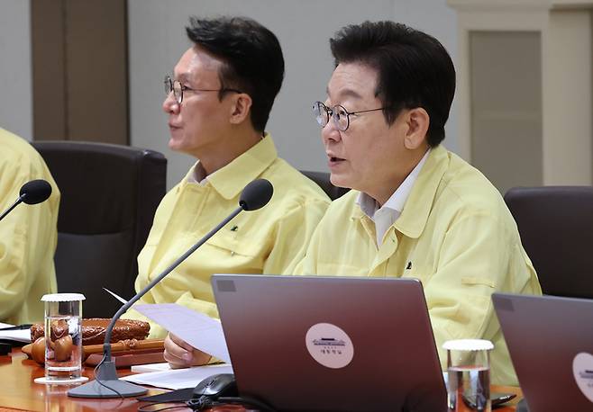 이재명 대통령이 18일 오전 서울 용산 대통령실 청사에서 열린 제1회 을지국무회의 및 제37회 국무회의에서 모두발언을 하고 있다. [김호영 기자]