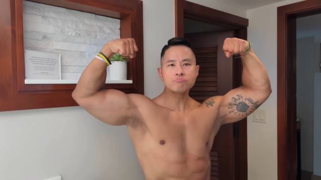 가수 유승준이 가족을 공개하며 유튜브 컴백을 알렸다. /사진=유승준 유튜브 캡처