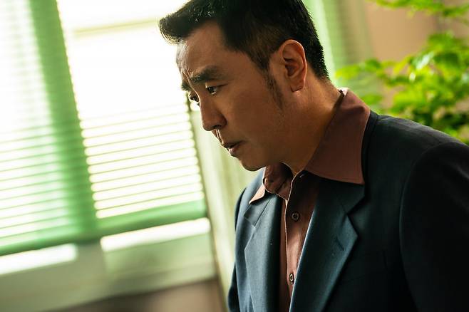 디즈니+ 오리지널 시리즈 ‘파인: 촌뜨기들’이 1970년대 어촌의 미장센, 전국 사투리 디테일, 원작 웹툰과의 차별화 포인트 등 N차 시청을 유발하는 TMI 3가지를 공개했다. 사진제공 | 월트 디즈니 컴퍼니 코리아