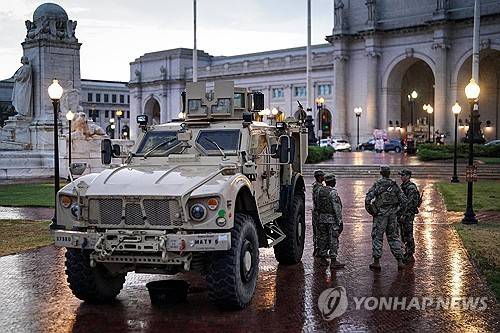 미국 워싱턴DC 유니언역 주변을 순찰중인 주방위군 [로이터=연합뉴스 자료사진. 재판매 및 DB금지]