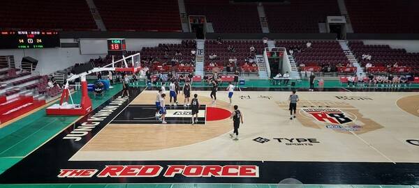 정관장이 19일 안양 정관장 아레나에서 명지대와 연습경기를 치르고 있다. 사진 | 스포츠춘추 이웅희기자