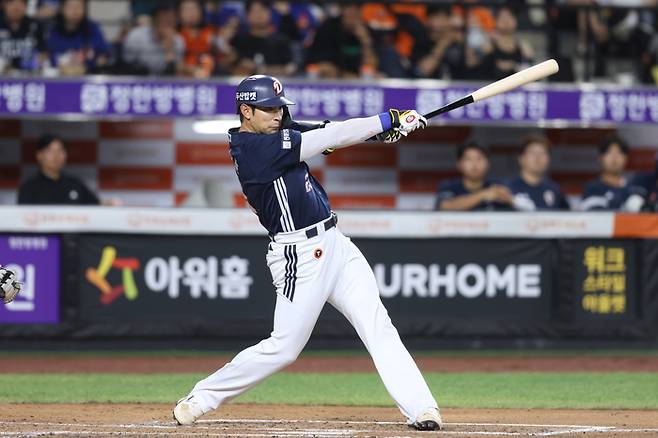 두산 강승호가 19일 대전 한화생명 볼파크에서 열리 2025 KBO리그 한화전에서 7회초 우측 2루타를 치고 있다. 사진 | 한화 이글스