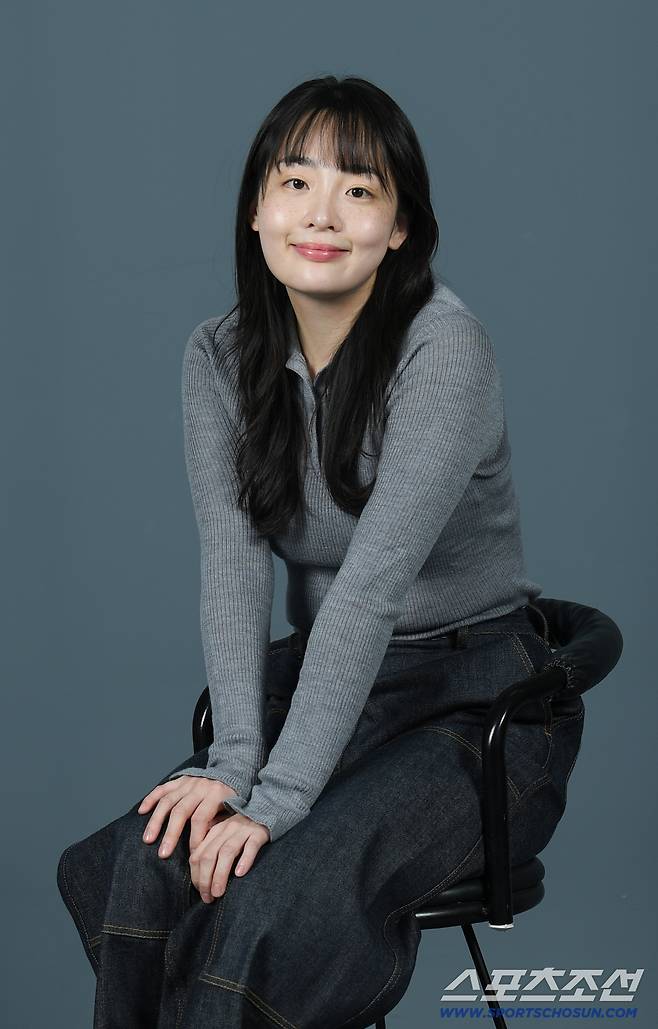 제4회 청룡시리즈어워즈에서 신인여우상 수상한 김민하가 7일 스포츠조선과의 인터뷰에 앞서 포즈를 취하고 있다. 박재만 기자 pjm@sportschosun.com/2025.08.07/