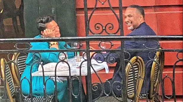 라토야 캔트렐 미국 뉴올리언스 시장(왼쪽)과 경호원 제임스 바피. X