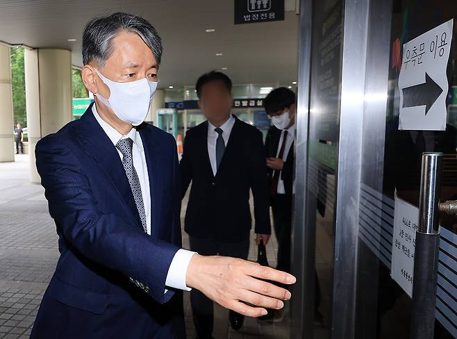 '12·3 비상계엄' 사태 관련 내란 등 혐의로 기소된 조지호 전 경찰청장이 지난 6월 18일 오전 서울 서초구 서울중앙지방법원에서 열린 공판에 출석하고 있다./뉴스1