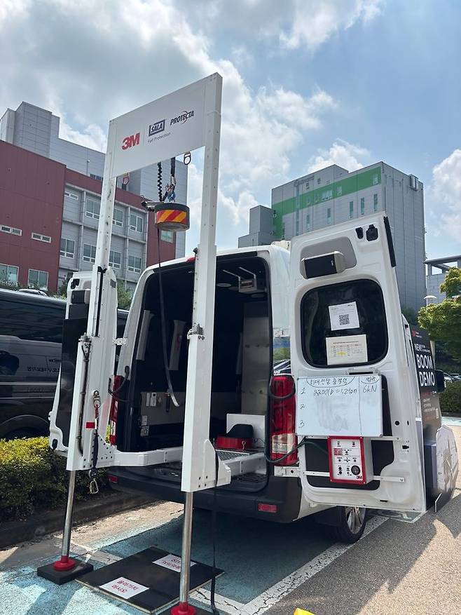 쓰리엠의 안전블럭 제품 교육 및 체험이 가능한 교육 차량. ⓒ데일리안 임정희 기자